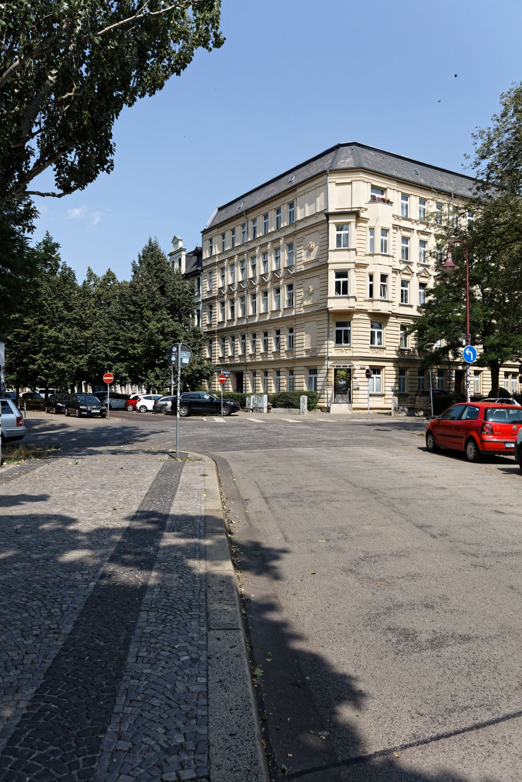 IMG_7037_sil.jpg
